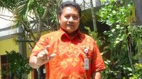 KEPALA SMPN 10 Denpasar, I Wayan Sumiara. Foto: tra KEPALA SMPN 10 Denpasar, I Wayan Sumiara. Foto: tra