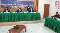 sidang DKPP KPU Karangasm SIDANG DKPP oleh Tim Pemeriksan Daerah atas teradu Ketua KPU Karangasem, I Gde Krisna Adi Widana, di kantor Bawaslu Bali, Selasa (6/10/2020). Foto: gus hendra