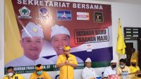 sugawa di tabanan SUGAWA Korry (tengah) saat memberi pengarahan kepada paslon Panji-Budi di Tabanan. Foto: Ist