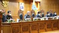 RAPAT Paripurna DPRD Badung yang berlangsung di Ruang Sidang Uttama Gosana, Gedung DPRD, Puspem Badung, Selasa (24/11/2020). Foto: ist RAPAT Paripurna DPRD Badung yang berlangsung di Ruang Sidang Uttama Gosana, Gedung DPRD, Puspem Badung, Selasa (24/11/2020). Foto: ist