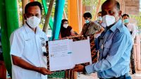 DIREKTUR Utama Bank BPD Bali, I Nyoman Sudharma, usai penandatangan kerjasama dengan Kementerian Kelautan dan Perikanan di Pantai Pandawa, Badung, Jumat (30/10/2020). Foto: ist DIREKTUR Utama Bank BPD Bali, I Nyoman Sudharma, usai penandatangan kerjasama dengan Kementerian Kelautan dan Perikanan di Pantai Pandawa, Badung, Jumat (30/10/2020). Foto: ist