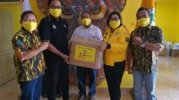 PARTAI Golkar Karangasem kembali mendistribusikan bantuan berupa masker untuk warga Karangasem. Foto: nad PARTAI Golkar Karangasem kembali mendistribusikan bantuan berupa masker untuk warga Karangasem. Foto: nad