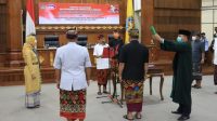 Gubernur Koster saat melantik Kepala Perwakilan BPKP Provinsi Bali, serta mengukuhkan Kepala Kantor Regional X BKN.