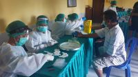 PETUGAS KPPS menjalani tes cepat Corona sebagai upaya memastikan kesehatan dan keselamatan Pilkada Karangasem 2020. Foto: nad PETUGAS KPPS menjalani tes cepat Corona sebagai upaya memastikan kesehatan dan keselamatan Pilkada Karangasem 2020. Foto: nad