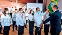 KETUM Kadin Indonesia, Rosan P. Roeslani, secara resmi melantik I Made Ariandi sebagai Ketum Kadin Provinsi Bali periode 2020-2025. Foto: nan KETUM Kadin Indonesia, Rosan P. Roeslani, secara resmi melantik I Made Ariandi sebagai Ketum Kadin Provinsi Bali periode 2020-2025. Foto: nan