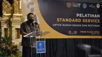 WALI Kota Denpasar, Rai Mantra, saat membuka pelatihan standar servis rumah makan dan restoran pada Rabu (25/11/2020). Foto: ist WALI Kota Denpasar, Rai Mantra, saat membuka pelatihan standar servis rumah makan dan restoran pada Rabu (25/11/2020). Foto: ist