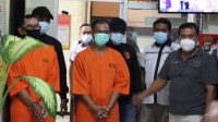 I Wayan Putra Yasa, anggota Polres Buleleng, ditangkap karena menjadi calo kasus penipuan calon pegawai negeri sipil (PNS). Korban tertipu sebesar Rp350 juta. Foto: rik I Wayan Putra Yasa, anggota Polres Buleleng, ditangkap karena menjadi calo kasus penipuan calon pegawai negeri sipil (PNS). Korban tertipu sebesar Rp350 juta. Foto: rik