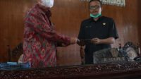 SIDANG paripurna lanjutan dengan agenda jawaban eksekutif atas pemandangan umum fraksi DPRD Bangli. Foto: gia SIDANG paripurna lanjutan dengan agenda jawaban eksekutif atas pemandangan umum fraksi DPRD Bangli. Foto: gia