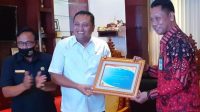 KAKANWIL Dirjen Perbendaharaan Kanwil DJPb Prov Bali, Tri Budhianto; diterima Bupati Gianyar, I Made Mahayastra, didampingi Ketua DPRD Gianyar, Wayan Tagel Winarta. Foto: adi KAKANWIL Dirjen Perbendaharaan Kanwil DJPb Prov Bali, Tri Budhianto; diterima Bupati Gianyar, I Made Mahayastra, didampingi Ketua DPRD Gianyar, Wayan Tagel Winarta. Foto: adi