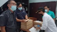 ambil kekurangan surat suara KPU denpasar KOMISIONER KPU Denpasar dan Bawaslu Denpasar saat mengambil surat suara di percetakan Temprina, Senin (30/11/2020). Foto: Ist