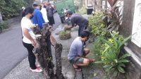 PELAKSANAAN Jumat Bersih di Jalan Pulau Bacan, Dusun Bumi Banten, Desa Dauh Puri Kelod, Denpasar, Jumat (6/11/2020). Foto: ist PELAKSANAAN Jumat Bersih di Jalan Pulau Bacan, Dusun Bumi Banten, Desa Dauh Puri Kelod, Denpasar, Jumat (6/11/2020). Foto: ist