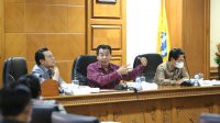 RAPAT Banggar-TAPD yang dipimpin Wakil ketua DPRD Badung, I Wayan Suyasa, dihadiri Pjs Bupati Badung Ketut Lihadnyana; dan Sekda Badung Wayan Adi Arnawa. Foto: ist