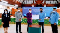 DIREKTUR Utama BPD Bali, I Nyoman Sudharma, dengan Direkrur Utama PDAM Tirta Mahottama Kabupaten Bangli, I Dewa Gede Ratno Suparso Mesi, saat penandatangan Perjanjian Kerjasama, Senin (21/12/2020). Foto: ist DIREKTUR Utama BPD Bali, I Nyoman Sudharma, dengan Direkrur Utama PDAM Tirta Mahottama Kabupaten Bangli, I Dewa Gede Ratno Suparso Mesi, saat penandatangan Perjanjian Kerjasama, Senin (21/12/2020). Foto: ist