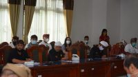 AUDIENSI Tim Kompada Kubutambahan ke DPRD Buleleng, Selasa (15/12/2020), terkait polemik lahan duwe purayang menjadi polemik krama setempat. Foto: rik AUDIENSI Tim Kompada Kubutambahan ke DPRD Buleleng, Selasa (15/12/2020), terkait polemik lahan duwe purayang menjadi polemik krama setempat. Foto: rik