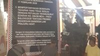 PEMASANGAN baliho penolakan persen pemilihan Bendesa di Desa Adat Keramas. Foto: adi PEMASANGAN baliho penolakan persen pemilihan Bendesa di Desa Adat Keramas. Foto: adi
