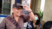 DEWA Nyoman Rai usai melaporkan dua akun di Facebook yang dinilai menghina Gubernur Wayan Koster di Direskrimsus Polda Bali. Foto: ist DEWA Nyoman Rai usai melaporkan dua akun di Facebook yang dinilai menghina Gubernur Wayan Koster di Direskrimsus Polda Bali. Foto: ist