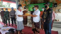 DLH serahkan bibit tanaman