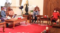 GUBERNUR Koster tampak berbincang dengan Duta Besar Republik Slowakiadi Jayasabha, Denpasar, Jumat (4/12/2020). Foto: ist GUBERNUR Koster tampak berbincang dengan Duta Besar Republik Slowakiadi Jayasabha, Denpasar, Jumat (4/12/2020). Foto: ist