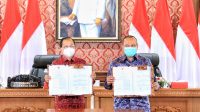GUBERNUR Koster dengan Kepala BPKP Masykur saat penandatanganan nota kesepakatan di di Ruang Rapat Gedung Gajah, Jayasabha, Denpasar. Foto: ist GUBERNUR Koster dengan Kepala BPKP Masykur saat penandatanganan nota kesepakatan di di Ruang Rapat Gedung Gajah, Jayasabha, Denpasar. Foto: ist