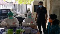 TP PKK Kabupaten Karangasem menggelar tes cepat Covid-19 gratis untuk ibu PKK, Jumat (18/12/2020). Foto: nad TP PKK Kabupaten Karangasem menggelar tes cepat Covid-19 gratis untuk ibu PKK, Jumat (18/12/2020). Foto: nad
