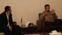 KAPOLDA Irjen Mohammad Iqbal saat berdiskusi dengan Gubernur NTB, Zulkieflimansyah. Foto: rul KAPOLDA Irjen Mohammad Iqbal saat berdiskusi dengan Gubernur NTB, Zulkieflimansyah. Foto: rul