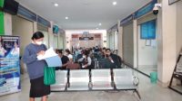SUASANA Mall Pelayanan Publik (MPP) Karangasem. Warga yang mengurus suatu keperluan di kantor tersebut mengeluh lantaran lama antre, ternyata tidak mendapat pelayanan. Foto: nad SUASANA Mall Pelayanan Publik (MPP) Karangasem. Warga yang mengurus suatu keperluan di kantor tersebut mengeluh lantaran lama antre, ternyata tidak mendapat pelayanan. Foto: nad