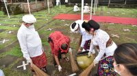 MASA kampanye Pilkada Karangasem 2020 berakhir, Sabtu (5/12/2020) dengan acara sederhana mereresik (bersih-bersih) di Pura Jagatnata. Foto: ist MASA kampanye Pilkada Karangasem 2020 berakhir, Sabtu (5/12/2020) dengan acara sederhana mereresik (bersih-bersih) di Pura Jagatnata. Foto: ist