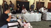 PROSES pleno rekapitulasi di salah satu kecamatan di Denpasar. Tidak adanya pelanggaran saat proses rekapitulasi membuat Bawaslu Bali yakin kecil kemungkinan peluang hasil Pilkada 2020 di Bali berlanjut ke Mahkamah Konstitusi. Foto: ist PROSES pleno rekapitulasi di salah satu kecamatan di Denpasar. Tidak adanya pelanggaran saat proses rekapitulasi membuat Bawaslu Bali yakin kecil kemungkinan peluang hasil Pilkada 2020 di Bali berlanjut ke Mahkamah Konstitusi. Foto: ist