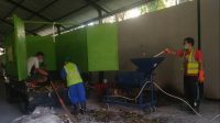 PROSES pengolahan sampah di TPS3R Bedulu. Foto: adi PROSES pengolahan sampah di TPS3R Bedulu. Foto: adi