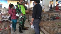 SATGAS Enforce Kerumunan dari Koramil 1626-03/Tembuku turun untuk pendisiplinan protokol kesehatan (prokes) di wilayah Kecamatan Tembuku, Senin (28/12/2020). Foto: gia SATGAS Enforce Kerumunan dari Koramil 1626-03/Tembuku turun untuk pendisiplinan protokol kesehatan (prokes) di wilayah Kecamatan Tembuku, Senin (28/12/2020). Foto: gia