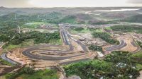 KEMAJUAN pembangunan Sirkuit Mandalika di Lombok Tengah yang mulai terlihat model dan bentuk sirkuitnya untuk menghelat MotoGP tahun 2021. Foto: rul KEMAJUAN pembangunan Sirkuit Mandalika di Lombok Tengah yang mulai terlihat model dan bentuk sirkuitnya untuk menghelat MotoGP tahun 2021. Foto: rul