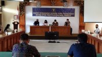 SOSIALISASI etik oleh DKPP di KPU Bali untuk mendapat saran-masukan dari penyelenggara terkait masuknya revisi UU Pemilu dalam Prolegnas DPR RI, Minggu (20/12/2020). Foto: ist SOSIALISASI etik oleh DKPP di KPU Bali untuk mendapat saran-masukan dari penyelenggara terkait masuknya revisi UU Pemilu dalam Prolegnas DPR RI, Minggu (20/12/2020). Foto: ist