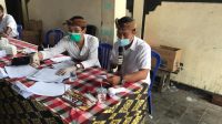 SUASANA pemungutan suara di TPS di Kelurahan Serangan, Denpasar Selatan. Kiprah dan peran penyelenggara di lapisan bawah galibnya kurang terekspos bila dibandingkan dengan jajaran komisioner KPU. Foto: ist SUASANA pemungutan suara di TPS di Kelurahan Serangan, Denpasar Selatan. Kiprah dan peran penyelenggara di lapisan bawah galibnya kurang terekspos bila dibandingkan dengan jajaran komisioner KPU. Foto: ist