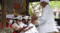 PENUTUPAN masa kampanye Pilkada Tabanan 2020 ditandai dengan sembahyang bersama kedua paslon di Pura Luhur Puser Tasik, Tabanan, Sabtu (5/12/2020) petang. Foto: ist PENUTUPAN masa kampanye Pilkada Tabanan 2020 ditandai dengan sembahyang bersama kedua paslon di Pura Luhur Puser Tasik, Tabanan, Sabtu (5/12/2020) petang. Foto: ist