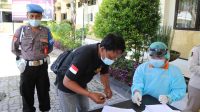 ANGGOTA Polres Tabanan dan polsek jajaran mengikuti tes urine, Kamis (17/12/2020). Foto: gap ANGGOTA Polres Tabanan dan polsek jajaran mengikuti tes urine, Kamis (17/12/2020). Foto: gap