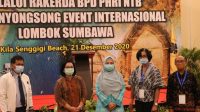 WAGUB Sitti Rohmi Djalilah (dua kanan) didampingi Kadis Pariwisata NTBdan Ketua BPD PHRI NTB Ni Ketut Wolini (dua kiri), saat menghadiri Rakerda BPD PHRI NTB, Senin (21/12/2020). Foto: ist WAGUB Sitti Rohmi Djalilah (dua kanan) didampingi Kadis Pariwisata NTBdan Ketua BPD PHRI NTB Ni Ketut Wolini (dua kiri), saat menghadiri Rakerda BPD PHRI NTB, Senin (21/12/2020). Foto: ist