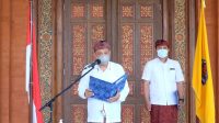 WALI KOTA Denpasar, IB Rai Dharmawijaya Mantra, resmi mengambil sumpah dan melantik I Made Adi Widiantara sebagai Penjabat Perbekel Desa Sidakarya pada Kamis (3/12/2020) di selasar Gedung Dharma Negara Alaya secara virtual. Foto: ist WALI KOTA Denpasar, IB Rai Dharmawijaya Mantra, resmi mengambil sumpah dan melantik I Made Adi Widiantara sebagai Penjabat Perbekel Desa Sidakarya pada Kamis (3/12/2020) di selasar Gedung Dharma Negara Alaya secara virtual. Foto: ist
