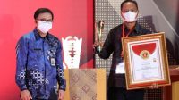 KABAG Perekonomian dan SDA Setda Kota Denpasar, I Made Saryawan, saat Penganugrahan Innovative Goverment Award (IGA) Tahun 2020 di Hotel Sultan Jakarta pada Jumat (18/12/2020) malam. Foto: ist KABAG Perekonomian dan SDA Setda Kota Denpasar, I Made Saryawan, saat Penganugrahan Innovative Goverment Award (IGA) Tahun 2020 di Hotel Sultan Jakarta pada Jumat (18/12/2020) malam. Foto: ist