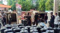 KESIBUKAN jajaran KPU Tabanan dalam pendistribusian logistik Pilkada Tabanan 2020, di GOR Debes Tabanan, Senin (7/12/2020). Foto: ist KESIBUKAN jajaran KPU Tabanan dalam pendistribusian logistik Pilkada Tabanan 2020, di GOR Debes Tabanan, Senin (7/12/2020). Foto: ist
