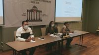 simulasi bawaslu di MK KOMISIONER Bawaslu Bali melakukan simulasi membacakan keterangan di Mahkamah Konstitusi bagi jajaran Bawaslu kabupaten/kota yang melaksanakan Pilkada 2020, Selasa (1/12/2020). Foto:Ist
