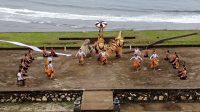 PEMENTASAN tari 'Lampah Nini' di Gunung Payung Cultural Park PEMENTASAN tari 'Lampah Nini' di Gunung Payung Cultural Park