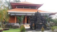 GEDUNG DPRD Tabanan dalam situasi terkini, pascates usap terhadap puluhan staf, dengan hasil sementara dua orang dinyatakan terkonfirmasi positif Covid-19. Foto: gap GEDUNG DPRD Tabanan dalam situasi terkini, pascates usap terhadap puluhan staf, dengan hasil sementara dua orang dinyatakan terkonfirmasi positif Covid-19. Foto: gap