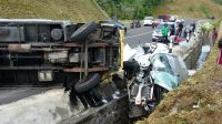 KONDISI beberapa mobil yang terlibat lakalantas beruntun di jalur shortcut, di Desa Pegayaman, Buleleng, Rabu (27/1/2021). Foto: ist KONDISI beberapa mobil yang terlibat lakalantas beruntun di jalur shortcut, di Desa Pegayaman, Buleleng, Rabu (27/1/2021). Foto: ist