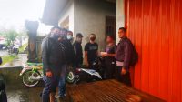 TIM Opsnal Polsek Kintamani, menangkap tersangka pelaku Wayan S (16), pelajar salah satu SMA yang melakukan aksi pencurian di 10 lokasi berbeda dengan hasil uang puluhan juta rupiah. Foto: ist TIM Opsnal Polsek Kintamani, menangkap tersangka pelaku Wayan S (16), pelajar salah satu SMA yang melakukan aksi pencurian di 10 lokasi berbeda dengan hasil uang puluhan juta rupiah. Foto: ist