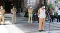 SEKDA Tabanan, I Gede Susila, dalam apel siaga penerapan PPKM di halaman depan Kantor Bupati Tabanan, Senin (11/1/2021). Foto: ist SEKDA Tabanan, I Gede Susila, dalam apel siaga penerapan PPKM di halaman depan Kantor Bupati Tabanan, Senin (11/1/2021). Foto: ist