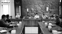 Rapat covid buleleng RAPAT koordinasi penanganan kasus Covid-19 di Buleleng yang berlangsung pada Minggu (31/1/2021) Rapat covid buleleng RAPAT koordinasi penanganan kasus Covid-19 di Buleleng yang berlangsung pada Minggu (31/1/2021)