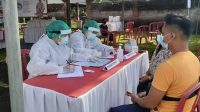 WARGA menjalani tes cepat antigen di Banjar Pengembangan, Pejeng Kangin, Tampak Siring. Foto: ist WARGA menjalani tes cepat antigen di Banjar Pengembangan, Pejeng Kangin, Tampak Siring. Foto: ist