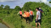 EVAKUASI mayat mengambang di Sungai Awen Mertasari, Kecamatan Negara, Jembrana, Senin (11/1/2021). Foto: ist EVAKUASI mayat mengambang di Sungai Awen Mertasari, Kecamatan Negara, Jembrana, Senin (11/1/2021). Foto: ist