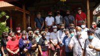 PENGURUS Relawan Jaya Wibawa mengawali kegiatan awal tahun 2021, melakukan kunjungan ke kediaman Wakil Wali Kota Denpasar terpilih, Kadek Agus Arya Wibawa, Sabtu (9/1/2021). Foto: ist PENGURUS Relawan Jaya Wibawa mengawali kegiatan awal tahun 2021, melakukan kunjungan ke kediaman Wakil Wali Kota Denpasar terpilih, Kadek Agus Arya Wibawa, Sabtu (9/1/2021). Foto: ist