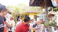 ANGGOTA DPR RI, I Nyoman Parta, saat mengunjungi lansia. Ia meminta pemerintah memperhatikan lansia di masa pandemi Covid-19 ini. Foto: ist ANGGOTA DPR RI, I Nyoman Parta, saat mengunjungi lansia. Ia meminta pemerintah memperhatikan lansia di masa pandemi Covid-19 ini. Foto: ist